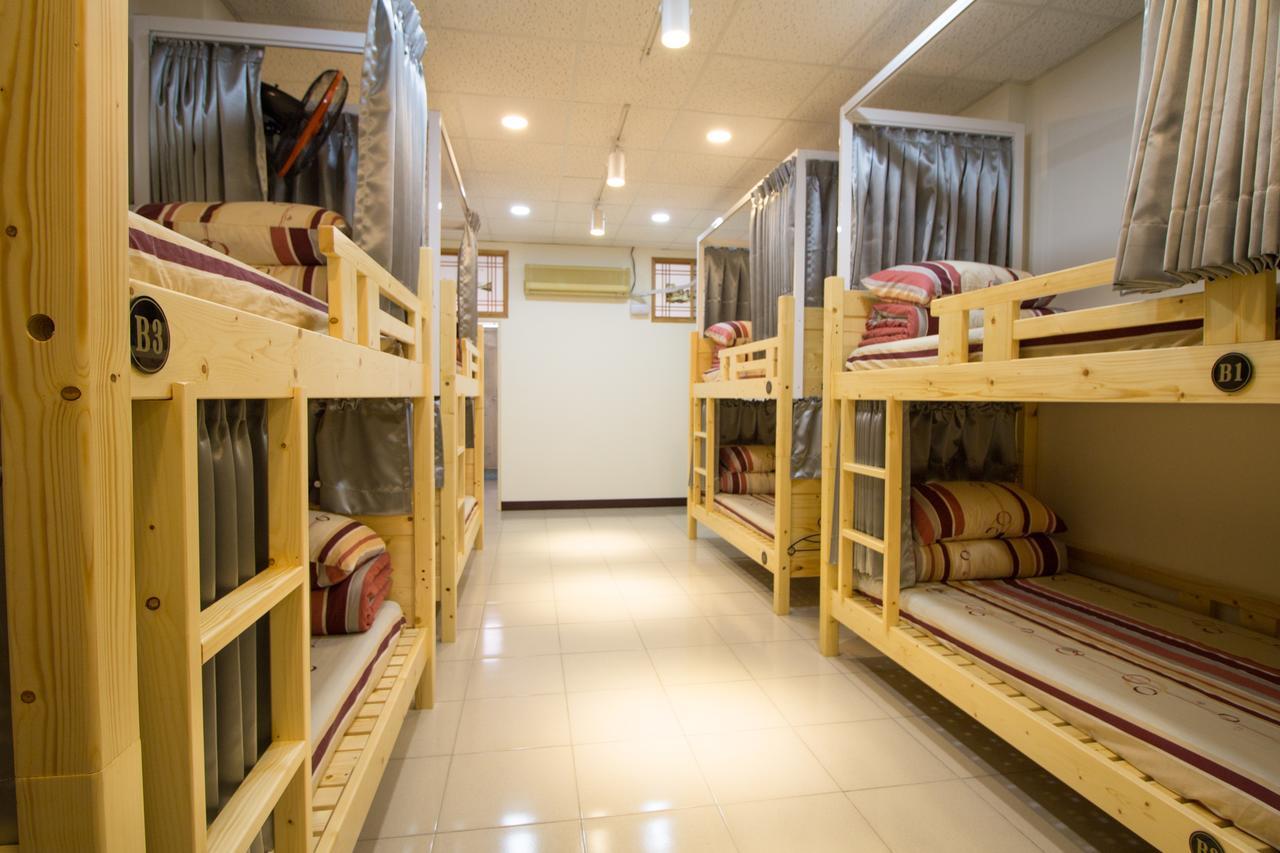 Little House Hostel Chiayi Buitenkant foto
